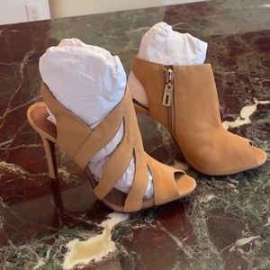 Schutz light wood size 9